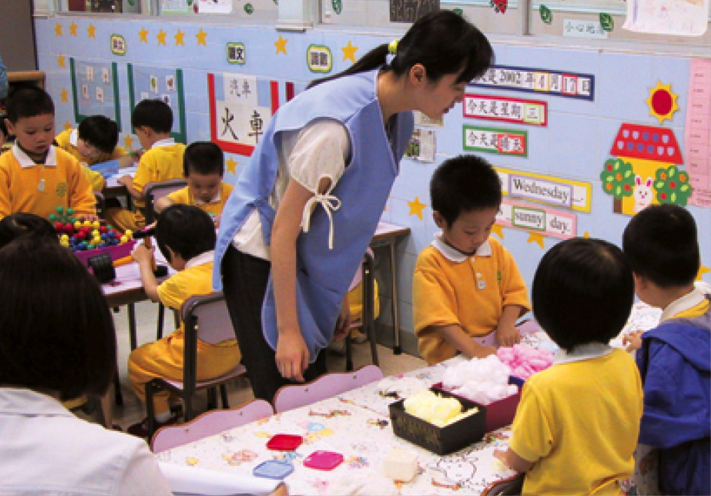 創辦本港首間附屬於大學的幼稚園 ─ 香港浸會大學附屬幼稚園，為修讀幼兒教育的學生提供實踐理論的教研基地。