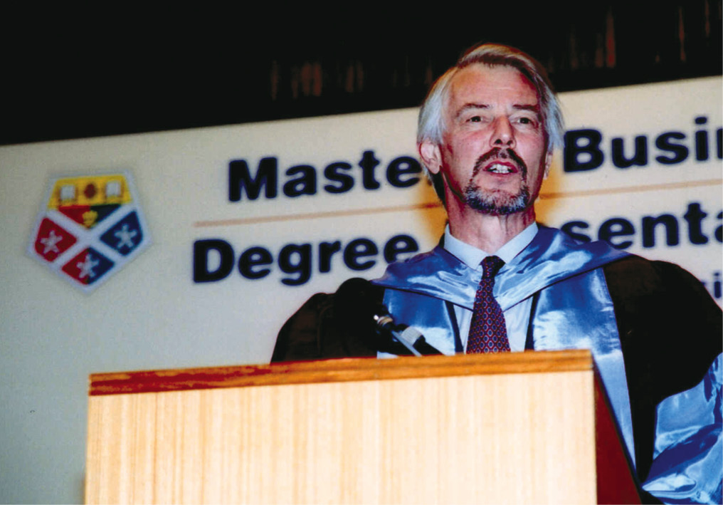 與英國斯特拉斯克萊德大學 (University of Strathclyde) 合作，開辦校外進修部首個英國學位課程 ─ 工商管理碩士學位課程。